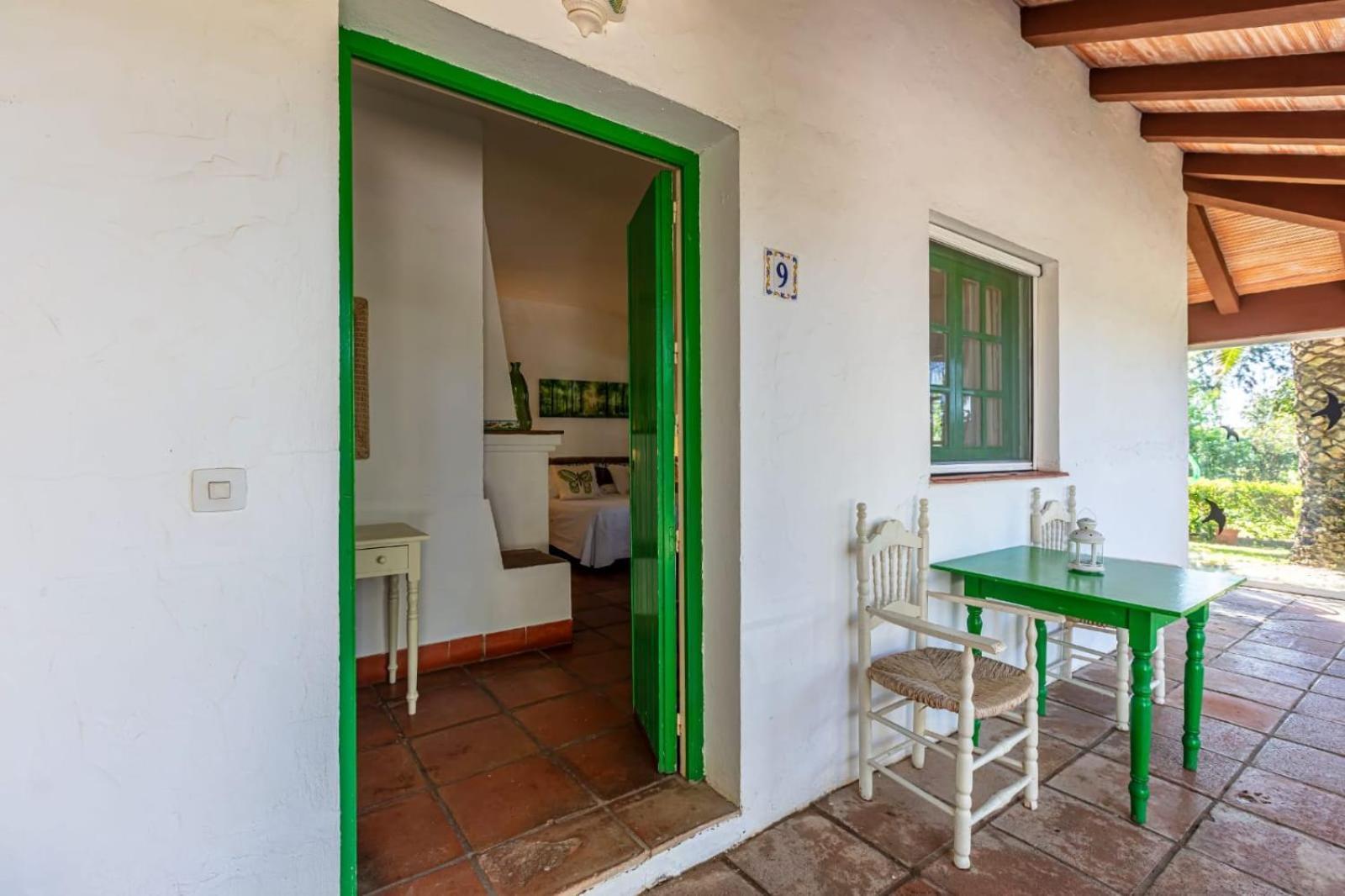 Hotel-Apart Cortijo Las Pinas Tarifa Exterior photo